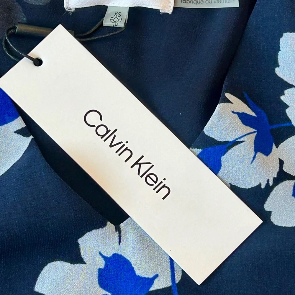 Calvin Klein Black and Blue Floral Blouse - Picture 5 of 9